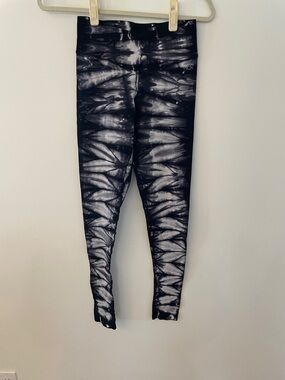 NUX Black and White Tie-Dye Leggings